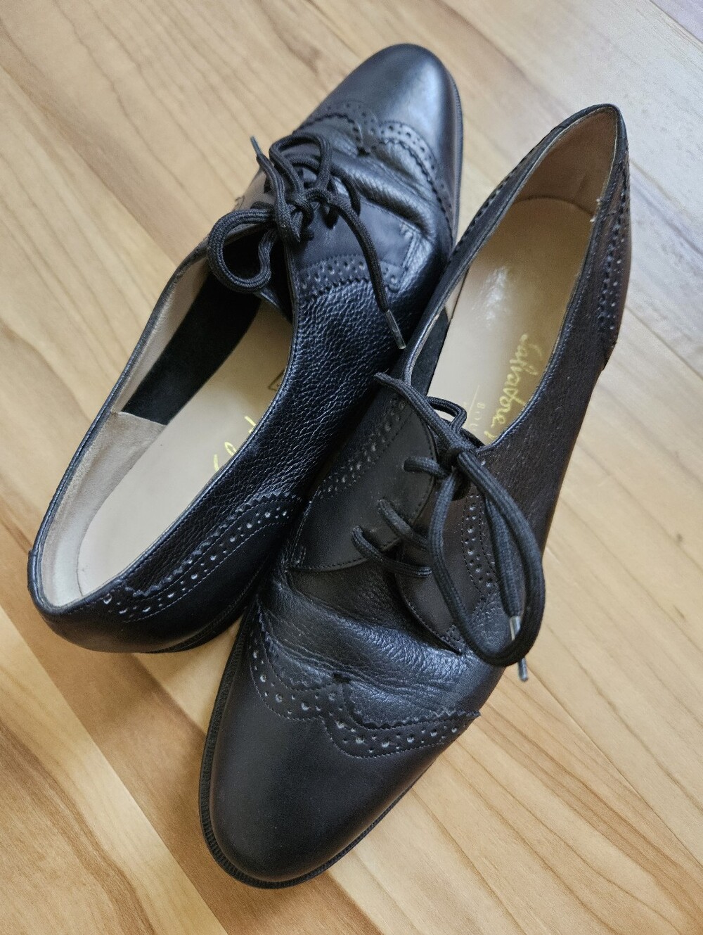 Vintage Salvatore Ferragamo Black Leather Wingtip Brogue Oxfords Size 6.5 Narrow